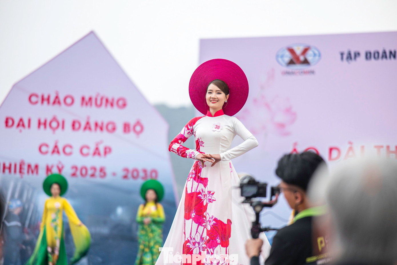 Theo đại diện BTC, đây là lần đầu tiên tổ chức, nhưng ngày hội áo dài Than – Khoáng sản Việt Nam thực sự truyền cảm hứng cho nữ công nhân lao động Tập đoàn TKV và người dân thành phố Hạ Long qua hình ảnh áo dài truyền thống.