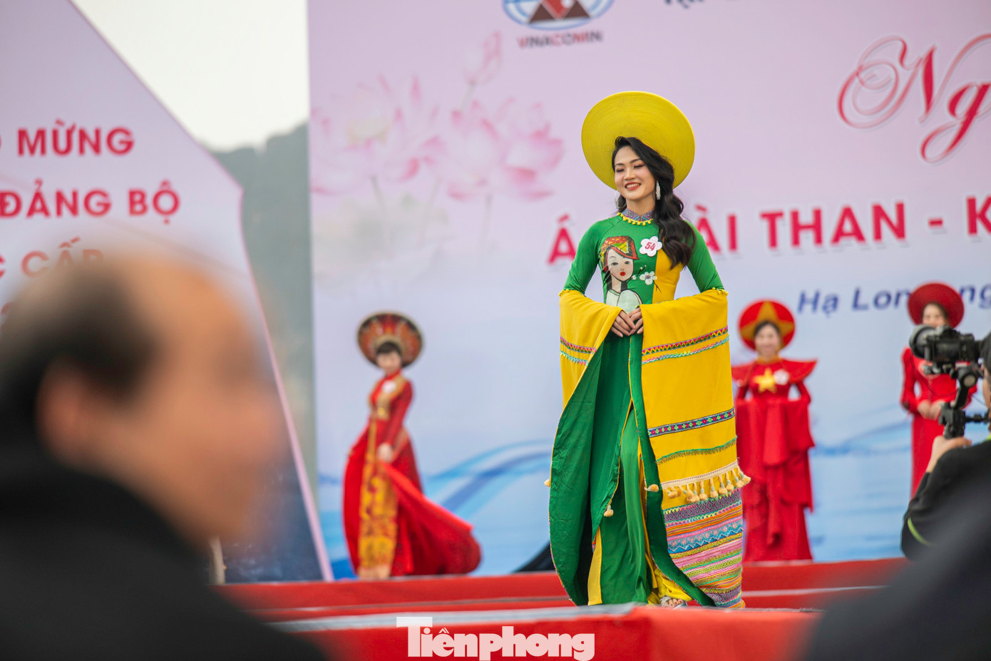 Theo đại diện BTC, đây là lần đầu tiên tổ chức, nhưng ngày hội áo dài Than – Khoáng sản Việt Nam thực sự truyền cảm hứng cho nữ công nhân lao động Tập đoàn TKV và người dân thành phố Hạ Long qua hình ảnh áo dài truyền thống.