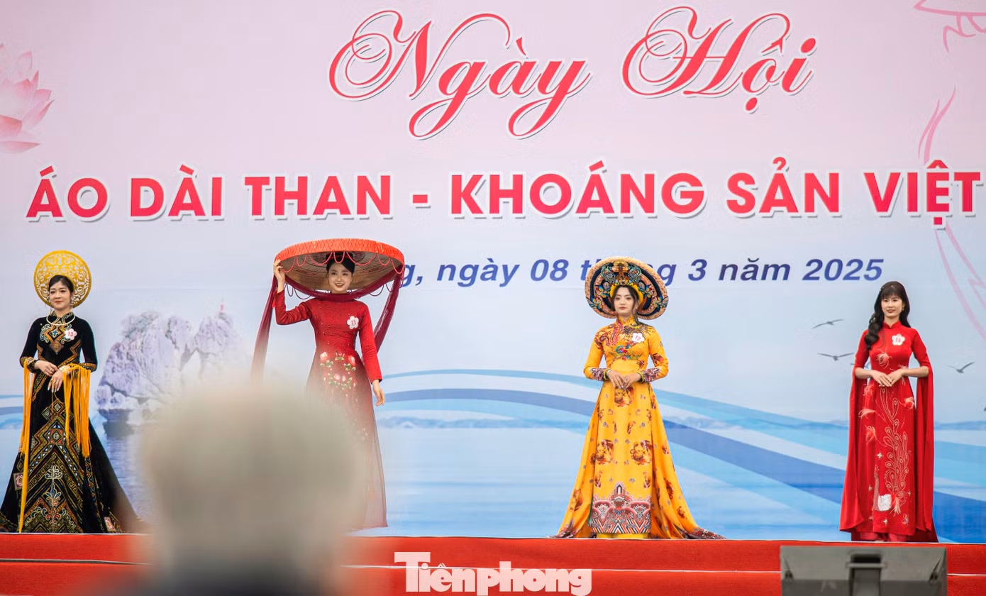 Để tôn vinh tà áo dài và hưởng ứng ngày Quốc tế Phụ Nữ, Công đoàn Than - Khoáng sản Việt Nam tổ chức phần thi trang phục áo dài tới toàn thể chị em phụ nữ trong tập đoàn TKV.