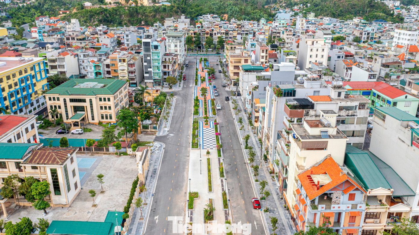 Phường Hạ Long mang dáng dấp của đô thị lớn, trung tâm của tỉnh Quảng Ninh.