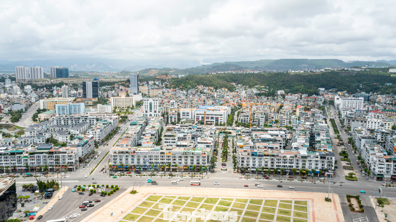 Phường Hạ Long mang dáng dấp của đô thị lớn, trung tâm của tỉnh Quảng Ninh.