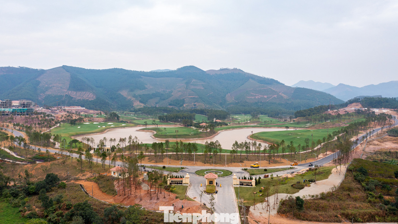 Theo ông Nguyễn Văn Công, Bí thư Thị ủy Đông Triều, được công nhận là đô thị loại III cùng với đó được thông qua nghị quyết thành lập 4 phường (Bình Dương, Thủy An, Bình Khê, Yên Đức) và TP Đông Triều là kết quả của cả một giai đoạn và quá trình nỗ lực không ngừng của cả hệ thống chính trị, cộng đồng doanh nghiệp và nhân dân các dân tộc trên địa bàn. Theo ông Nguyễn Văn Công, Bí thư Thị ủy Đông Triều, được công nhận là đô thị loại III cùng với đó được thông qua nghị quyết thành lập 4 phường (Bình Dương, Thủy An, Bình Khê, Yên Đức) và TP Đông Triều là kết quả của cả một giai đoạn và quá trình nỗ lực không ngừng của cả hệ thống chính trị, cộng đồng doanh nghiệp và nhân dân các dân tộc trên địa bàn.