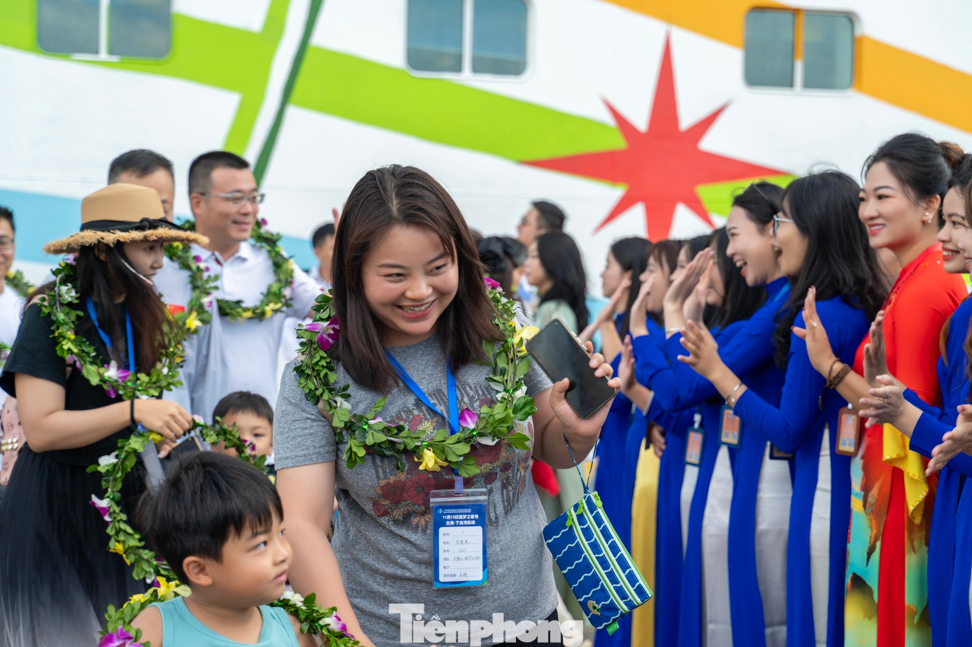Để chuẩn bị đón chuyến tàu Bắc Hải đến Hạ Long, Sở Du lịch cũng đã tham mưu UBND tỉnh tổ chức chương trình đón tiếp, tặng hoa chúc mừng cho đoàn khách du lịch đầu tiên xuống cảng, thuyền trưởng và đại diện hãng tàu.