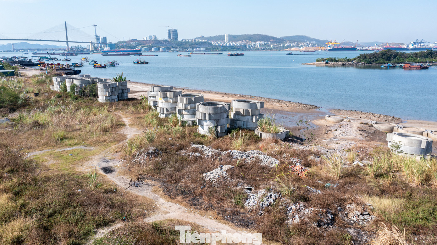 Tình trạng đổ trộm rác thải diễn ra trong nhiều năm nay, từ khi khu đô thị này đang xây dựng.