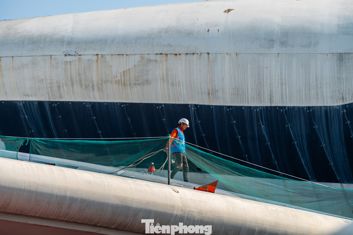 "Với các cơ sở vật chất bị hư hỏng khác, chúng tôi đã chủ động ứng trước kinh phí để triển khai sửa chữa ngay. Do là đơn vị tự chủ tài chính, nên ngoài chi phí do bảo hiểm chi trả, chúng tôi sẽ phải huy động nguồn lực tự thân, nỗ lực khắc phục khó khăn. Đến thời điểm hiện tại các hạng mục của Bảo tàng cơ bản đã được sửa chữa, khắc phục và đảm bảo mở cửa phục vụ người dân trong dịp Tết", Giám đốc Bảo tàng Quảng Ninh chia sẻ.