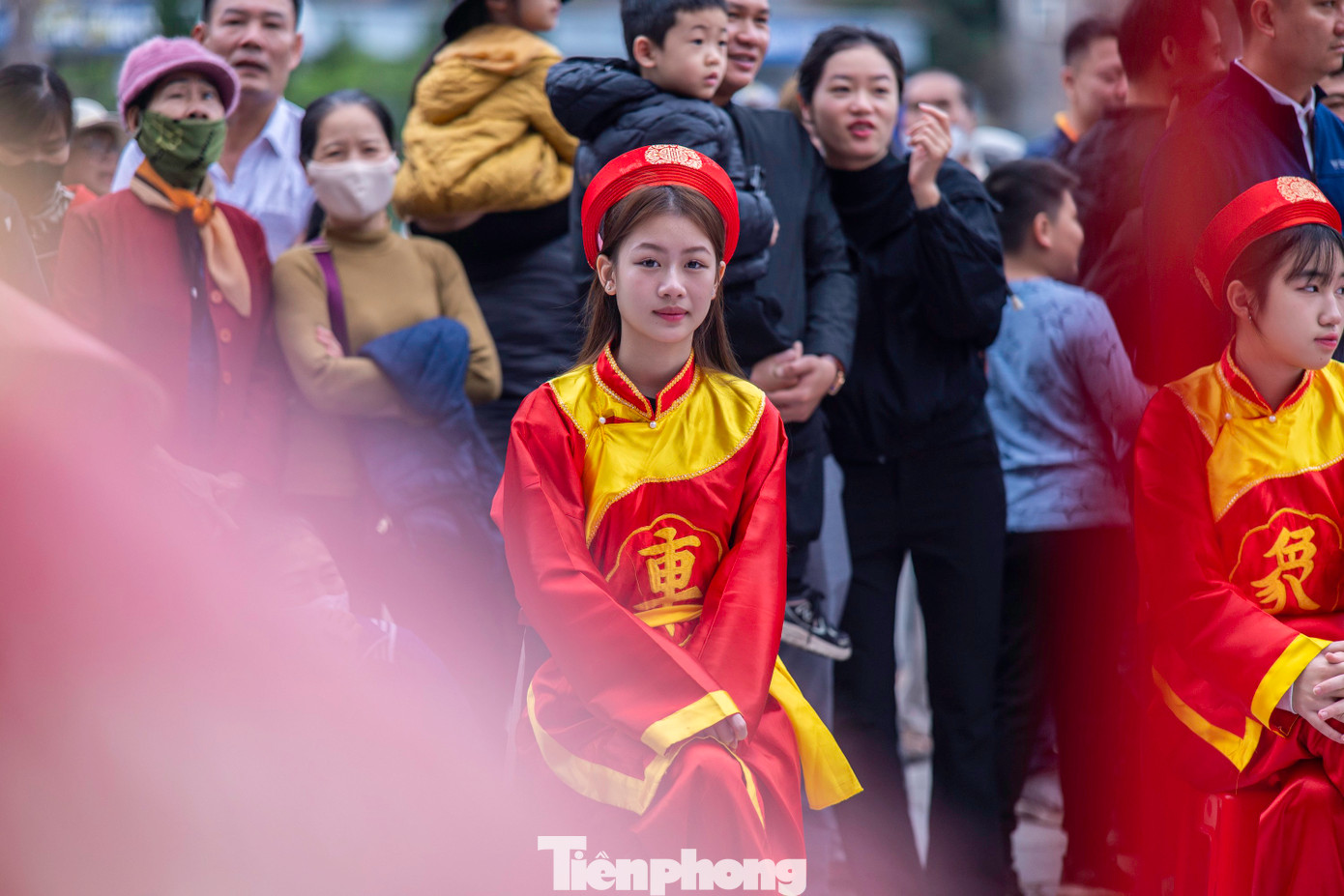 Cờ người là tên gọi khác của môn Cờ tướng, do người đóng thế thành các quân cờ, mỗi ván cờ gồm 32 quân, chia thành 2 phe mặc quần áo theo 2 màu để phân biệt. Hai tướng (tướng ông và tướng bà) là những người có ngoại hình đẹp nhất và nổi bật nhất trong số 32 quân cờ.