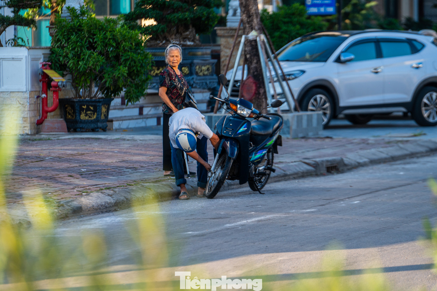 Tình trạng xe máy bị nước thủy kích dẫn đến chết máy.