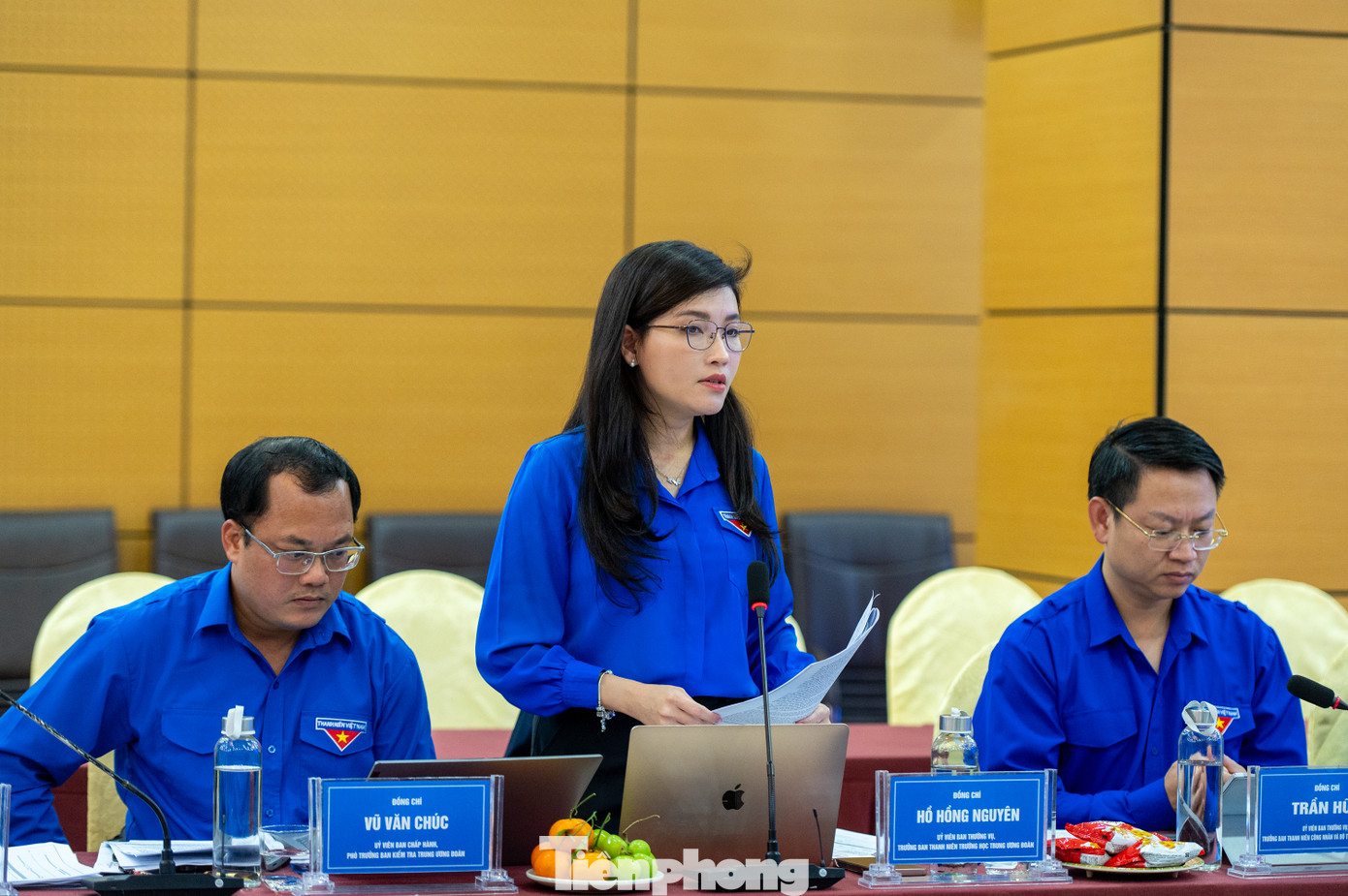 Chị Hồ Hồng Nguyên - Trưởng ban Thanh niên trường học nhận xét về công tác phát triển cơ sở đoàn trong các trường cao đẳng, đại học. Chị Hồ Hồng Nguyên - Trưởng ban Thanh niên trường học nhận xét về công tác phát triển cơ sở đoàn trong các trường cao đẳng, đại học.