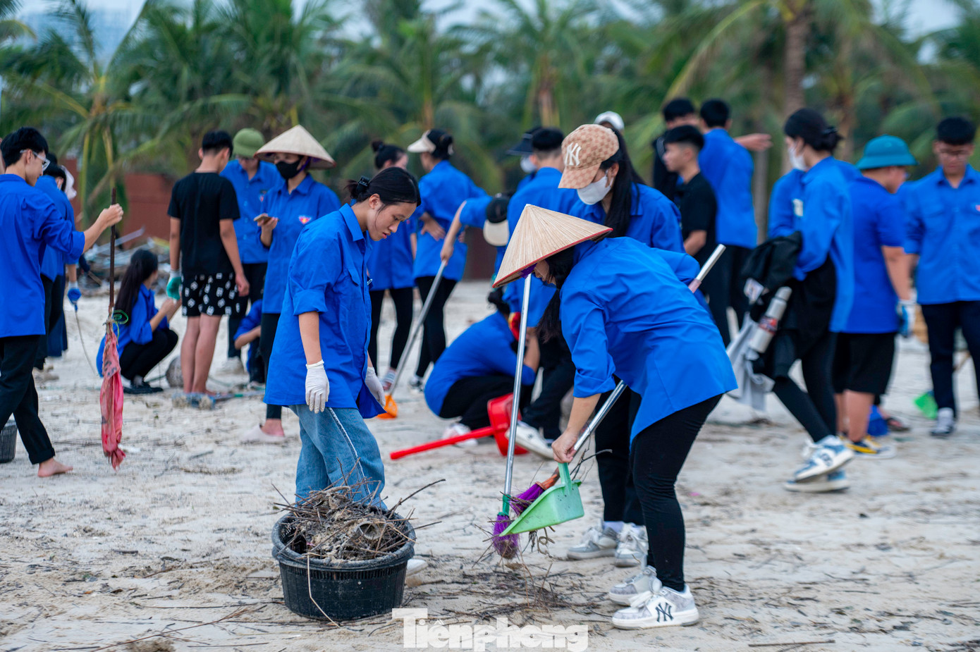 Trên 5.000 đoàn viên, thanh niên tham gia lực lượng xung kích dọn dẹp, khắc phục hậu quả của cơn bão số 3 Yagi. Trên 5.000 đoàn viên, thanh niên tham gia lực lượng xung kích dọn dẹp, khắc phục hậu quả của cơn bão số 3 Yagi.