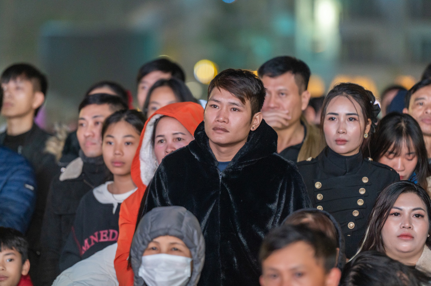 Người dân TP Hạ Long háo hức thưởng thức các chương trình nghệ thuật, màn đếm ngược countdown chào đón năm mới 2025 kết hợp với bắn pháo hoa và chương trình DJ chào đón năm mới. (Quốc Nam - Hoàng Dương) Người dân TP Hạ Long háo hức thưởng thức các chương trình nghệ thuật, màn đếm ngược countdown chào đón năm mới 2025 kết hợp với bắn pháo hoa và chương trình DJ chào đón năm mới. (Quốc Nam - Hoàng Dương)