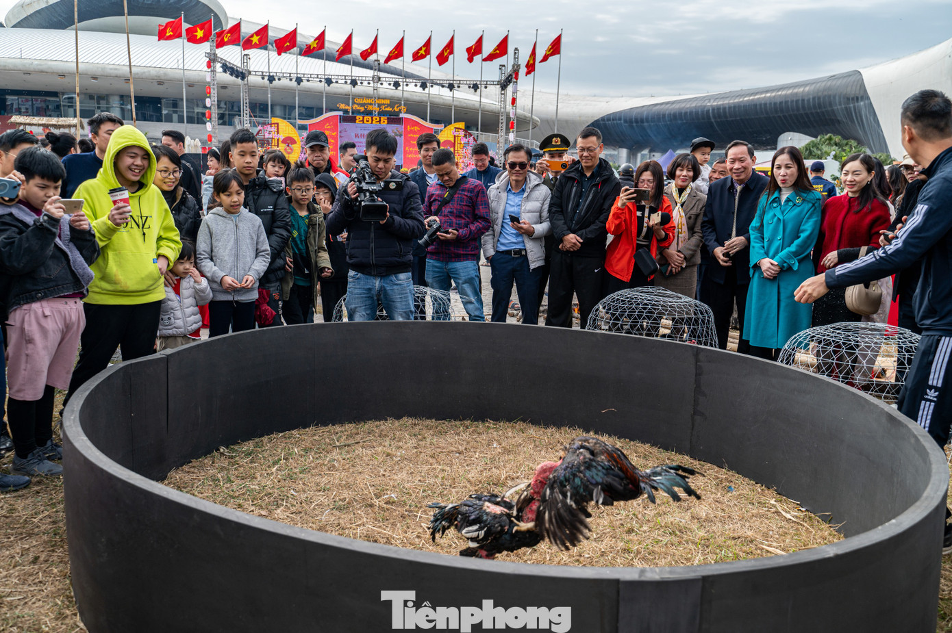 Bà Nguyễn Thị Thanh Thủy, Phó giám đốc Sở Văn hóa Thể thao tỉnh Quảng Ninh, cho biết Không gian văn hóa Tết các dân tộc Quảng Ninh Tết Quê hương - Xuân Đất mỏ được tổ chức với mong muốn mang lại niềm vui ngày Tết cho người dân, là điểm check in lý tưởng của du khách và cũng là hoạt động bề nổi khởi đầu cho mùa xuân mới, tạo động lực, khí thế để bước sang năm 2025 “Bứt phá trong phát triển kinh tế, tạo đà cho nhiệm kỳ mới".