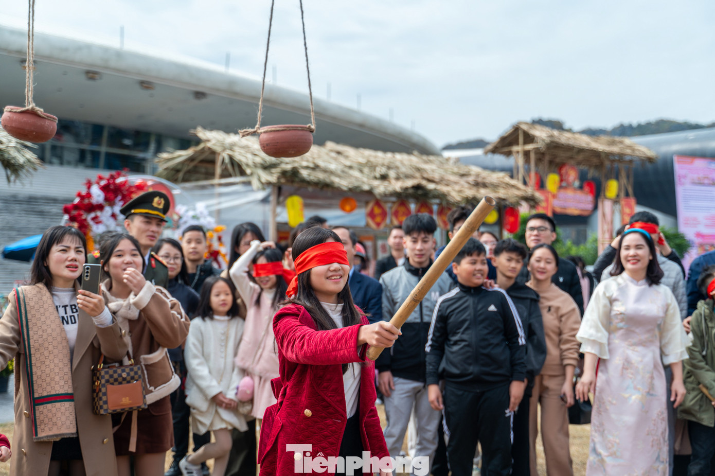 Bà Nguyễn Thị Thanh Thủy, Phó giám đốc Sở Văn hóa Thể thao tỉnh Quảng Ninh, cho biết Không gian văn hóa Tết các dân tộc Quảng Ninh Tết Quê hương - Xuân Đất mỏ được tổ chức với mong muốn mang lại niềm vui ngày Tết cho người dân, là điểm check in lý tưởng của du khách và cũng là hoạt động bề nổi khởi đầu cho mùa xuân mới, tạo động lực, khí thế để bước sang năm 2025 “Bứt phá trong phát triển kinh tế, tạo đà cho nhiệm kỳ mới".