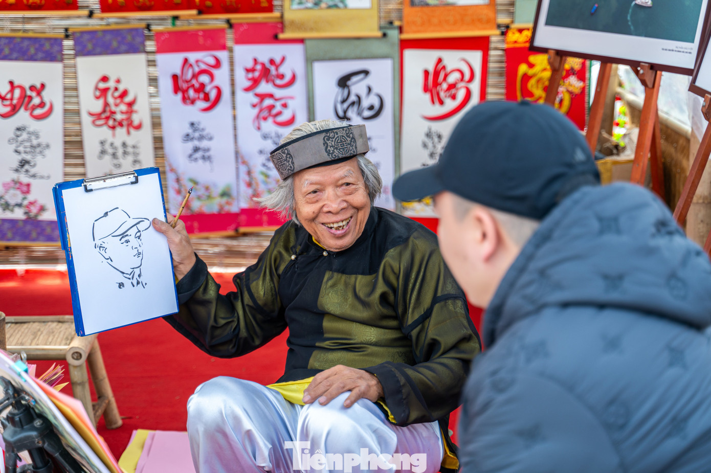 Bà Nguyễn Thị Thanh Thủy, Phó giám đốc Sở Văn hóa Thể thao tỉnh Quảng Ninh, cho biết Không gian văn hóa Tết các dân tộc Quảng Ninh Tết Quê hương - Xuân Đất mỏ được tổ chức với mong muốn mang lại niềm vui ngày Tết cho người dân, là điểm check in lý tưởng của du khách và cũng là hoạt động bề nổi khởi đầu cho mùa xuân mới, tạo động lực, khí thế để bước sang năm 2025 “Bứt phá trong phát triển kinh tế, tạo đà cho nhiệm kỳ mới".