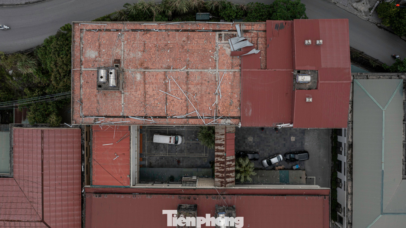 Sau khi hủy bỏ dự án xây bệnh viện mới, tỉnh Quảng Ninh đã rà soát, sắp xếp, tổ chức lại các cơ quan, đơn vị sau khi triển khai mô hình chính quyền hai cấp. Trong đó, quỹ đất nằm sát đường Lê Thánh Tông (trước đây là trụ sở làm việc của Sở Y tế Quảng Ninh, CDC Quảng Ninh) hiện tại đang là trụ sở của các cơ quan Trung tâm Y tế thành phố Hạ Long; Ban Bảo vệ sức khỏe cán bộ tỉnh... sẽ được sử dụng để mở rộng cơ sở Bệnh viện đa khoa tỉnh Quảng Ninh với quỹ đất trên 10.000 m2.