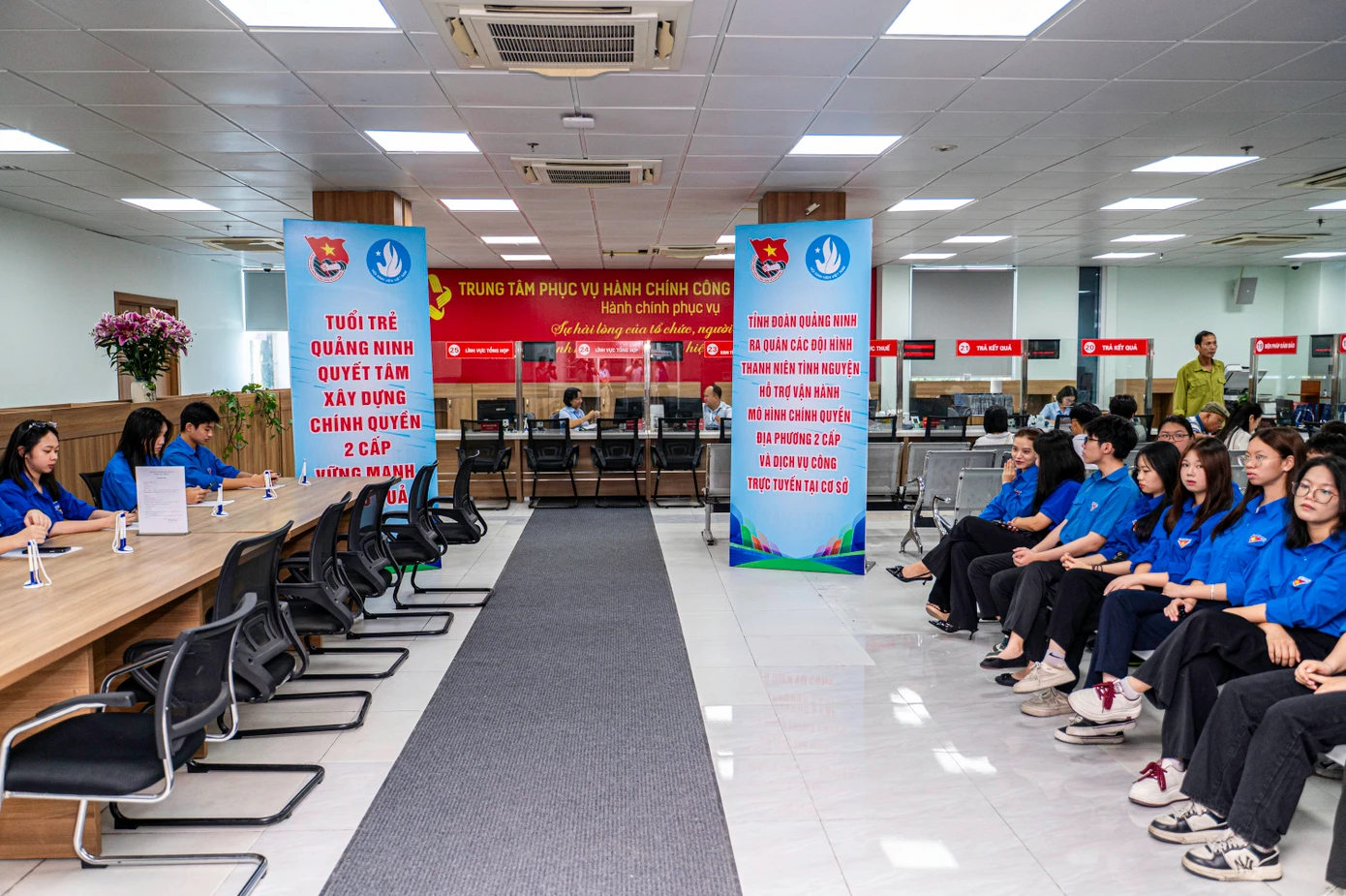 Sáng 7/7, dưới sự chỉ đạo của Tỉnh Đoàn Quảng Ninh, 55 đội tình nguyện viên với gần 1.000 đoàn viên, thanh niên, học sinh và sinh viên đến từ 54 xã, phường, đặc khu của tỉnh Quảng Ninh đồng loạt ra quân hỗ trợ vận hành chính quyền hai cấp. Đây là hoạt động do Trung ương Đoàn Thanh niên Cộng sản Hồ Chí Minh phát động trên cả nước, trong đó Quảng Ninh là một trong 9 điểm cầu ra quân.