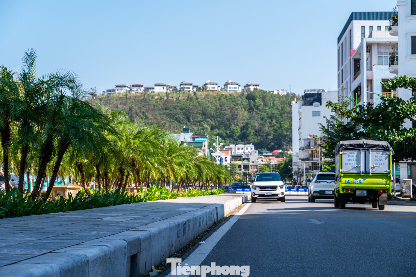 Ghi nhận của báo Tiền Phong, tại tuyến phố Hải Phúc, việc thi công hoàn thiện cải tạo đã hoàn thành tạo nên diện mạo mới cho khu phố này.