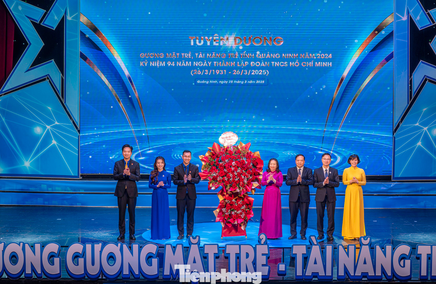 Tối 25/3, Tỉnh Đoàn Quảng Ninh phối hợp cùng Trung tâm truyền thông tỉnh Quảng Ninh tổ chức Lễ tuyên dương gương mặt trẻ, tài năng trẻ tỉnh Quảng Ninh năm 2024 với chủ đề "Khát vọng cống hiến - Lẽ sống thanh niên". Đây là hoạt động thiết thực hướng tới kỷ niệm 94 năm Ngày thành lập Đoàn TNCS Hồ Chí Minh (26/3/1931 - 26/3/2025).