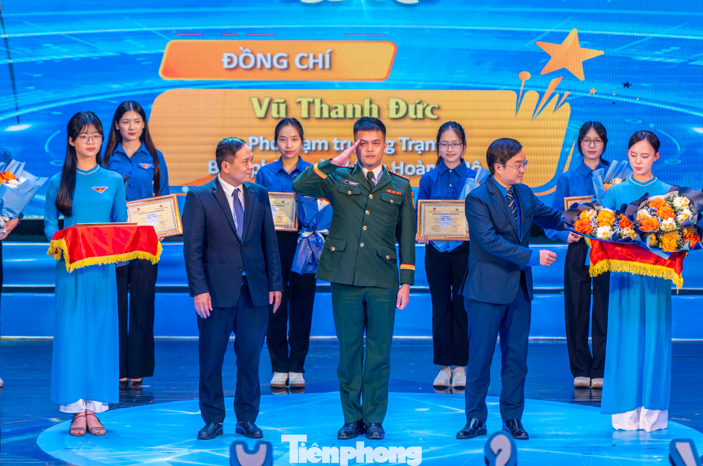 Là Tài năng trẻ Vũ Thanh Đức - Phó Trạm trưởng Trạm Biên phòng cửa khẩu Hoành Mô được nhận Bằng khen của Chủ nhiệm tổng cục Chính trị vì đã có thành tích xuất sắc trong hoạt động công tác Đoàn và phong trào thanh niên giai đoạn 2017-2024.