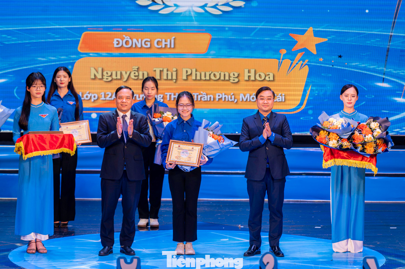 Ngày hôm nay, những gương mặt trẻ và tài năng trẻ được tuyên dương tiếp tục là những minh chứng rõ nét cho giá trị hình mẫu thanh niên Quảng Ninh thời kỳ mới. Mỗi bạn là một câu chuyện khác nhau nhưng trên hết là bản lĩnh, trí tuệ, sáng tạo trong công việc; phục vụ lợi ích chung của cộng đồng; có tinh thần bền bỉ, nghị lực vượt qua khó khăn, thử thách; có khát vọng vươn lên để cống hiến và coi đó là lẽ sống của chính mình.