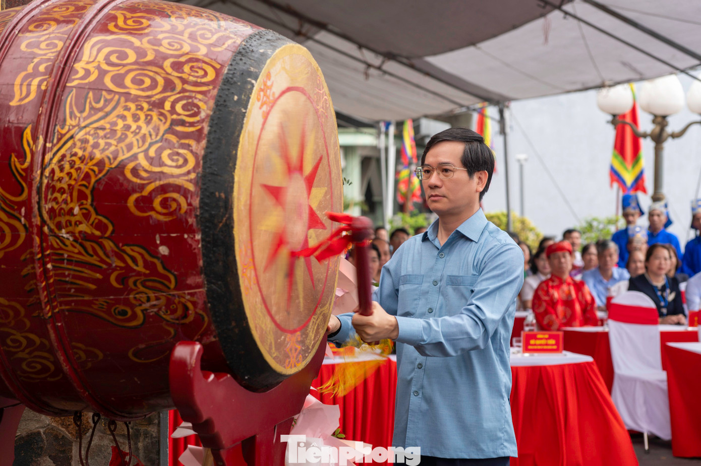 Lễ hội đền Trần Quốc Nghiễn diễn ra trong 2 ngày 29-30/4. Các hoạt động nghi thức bao gồm Nghi lễ khoa kinh Phật, khoa cúng Trần triều, khoa cúng mẫu, lễ mục dục, lễ bạch văn khai hội, lễ rước đuốc thiêng, lễ rước Đức Ông vi hành, lễ phóng sinh, lễ tọa đăng... Lễ hội đền Trần Quốc Nghiễn diễn ra trong 2 ngày 29-30/4. Các hoạt động nghi thức bao gồm Nghi lễ khoa kinh Phật, khoa cúng Trần triều, khoa cúng mẫu, lễ mục dục, lễ bạch văn khai hội, lễ rước đuốc thiêng, lễ rước Đức Ông vi hành, lễ phóng sinh, lễ tọa đăng...