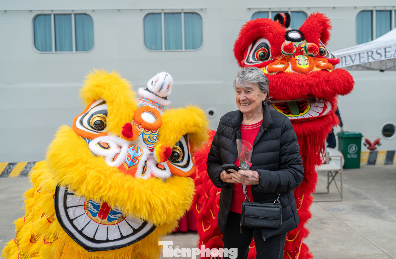 Nhiều du khách lần đầu tiên tới Hạ Long, Quảng Ninh và tỏ ra ấn tượng khi được đón tiếp nồng hậu.