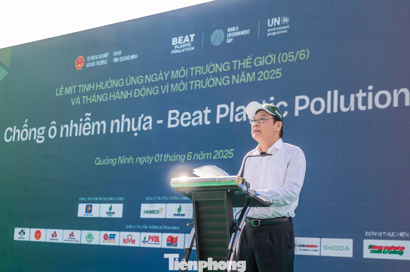 Phát biểu khai mạc, Thứ trưởng Bộ Nông nghiệp và Môi trường, cho biết với chủ đề “Chống ô nhiễm nhựa” (Beat Plastic Pollution), đây là lần thứ hai Liên hợp quốc lựa chọn chủ đề này nhằm kêu gọi cộng đồng toàn cầu hành động quyết liệt để giải quyết rác thải nhựa - một trong những thách thức môi trường cấp bách nhất hiện nay.