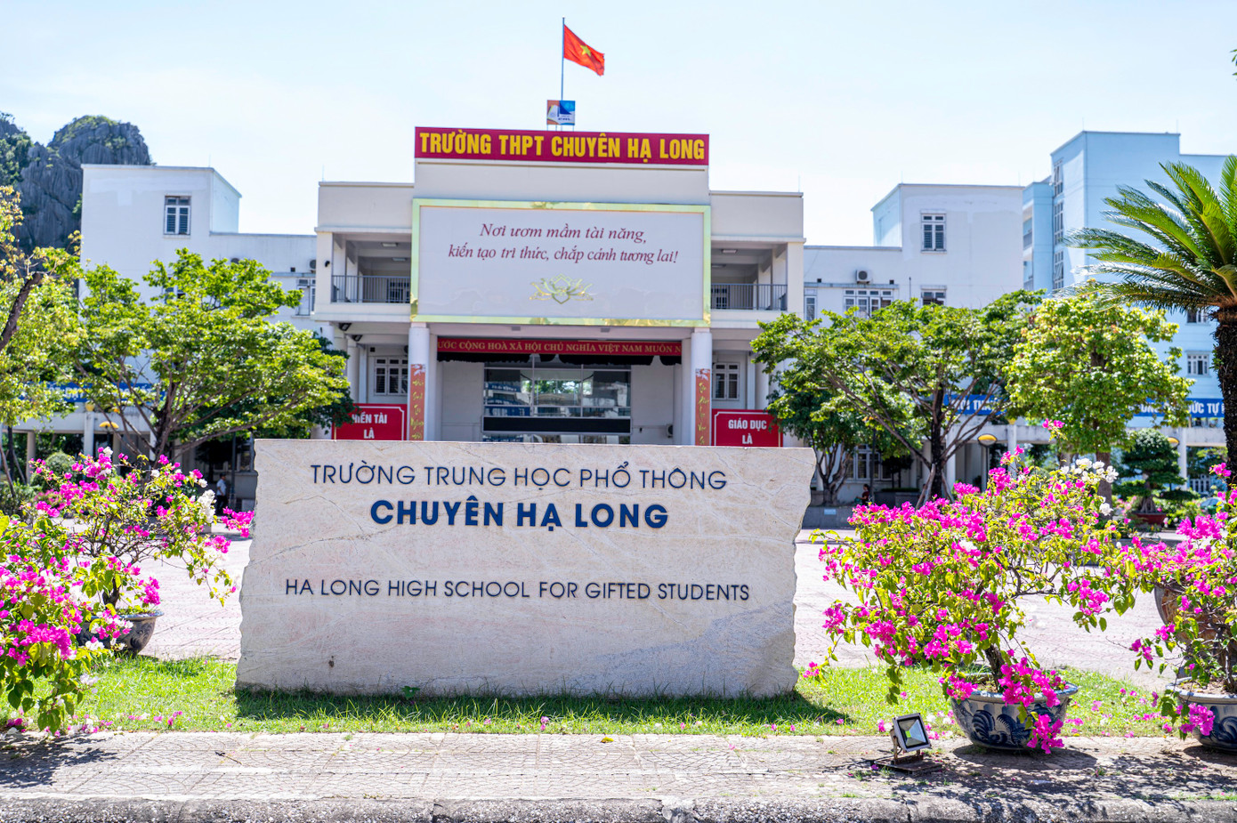 Thời tiết tại Quảng Ninh trong buổi sáng thi môn Ngữ văn khá oi bức và không có mưa.