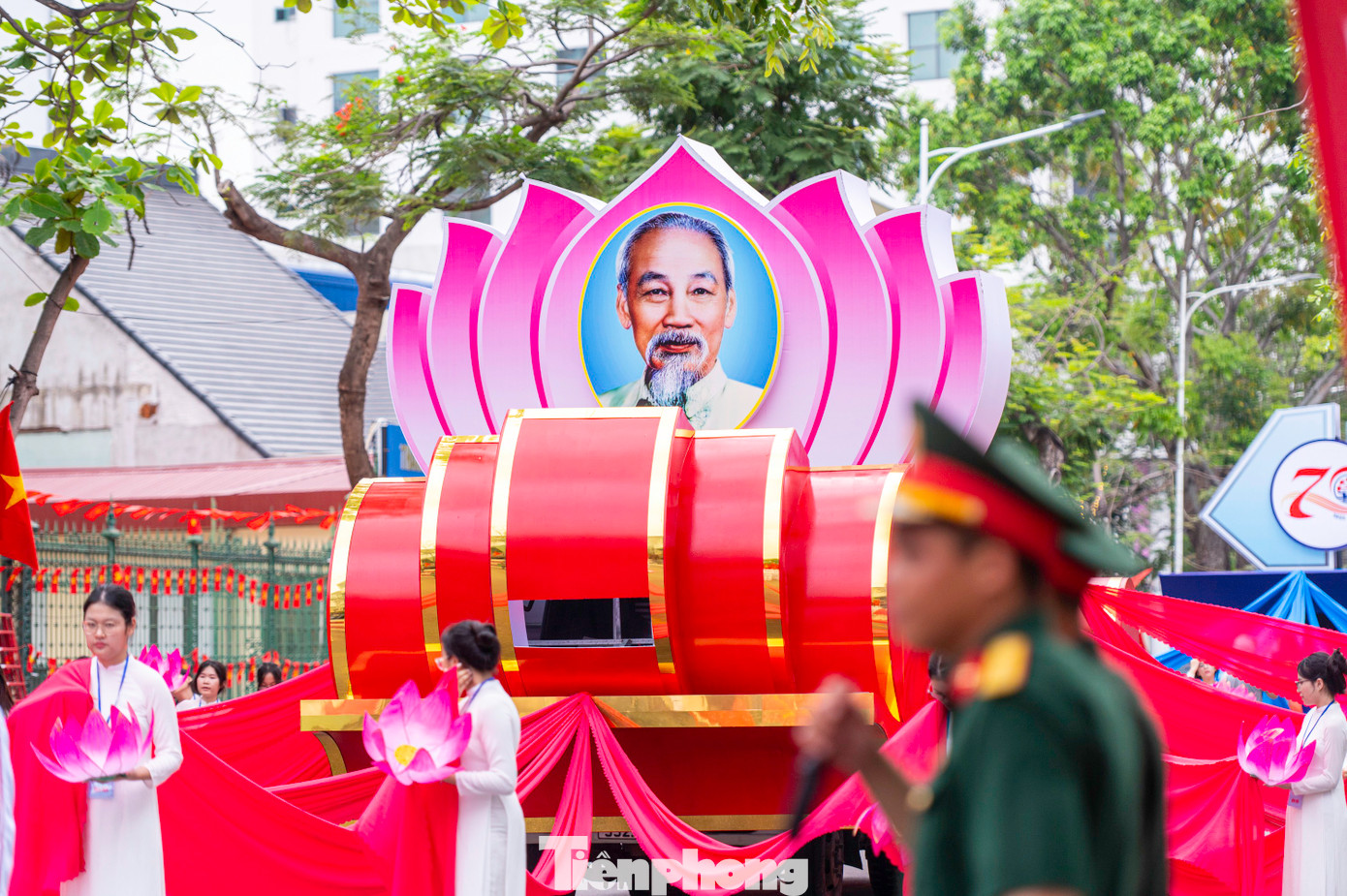 Cuộc hợp luyện bao gồm 42 khối diễu hành, kéo dài khoảng 80 phút. Trong đó có 3 khối nghi trượng gồm xe mang Quốc huy cùng xe chở ảnh Chủ tịch Hồ Chí Minh và biểu tượng 70 năm giải phóng thành phố.