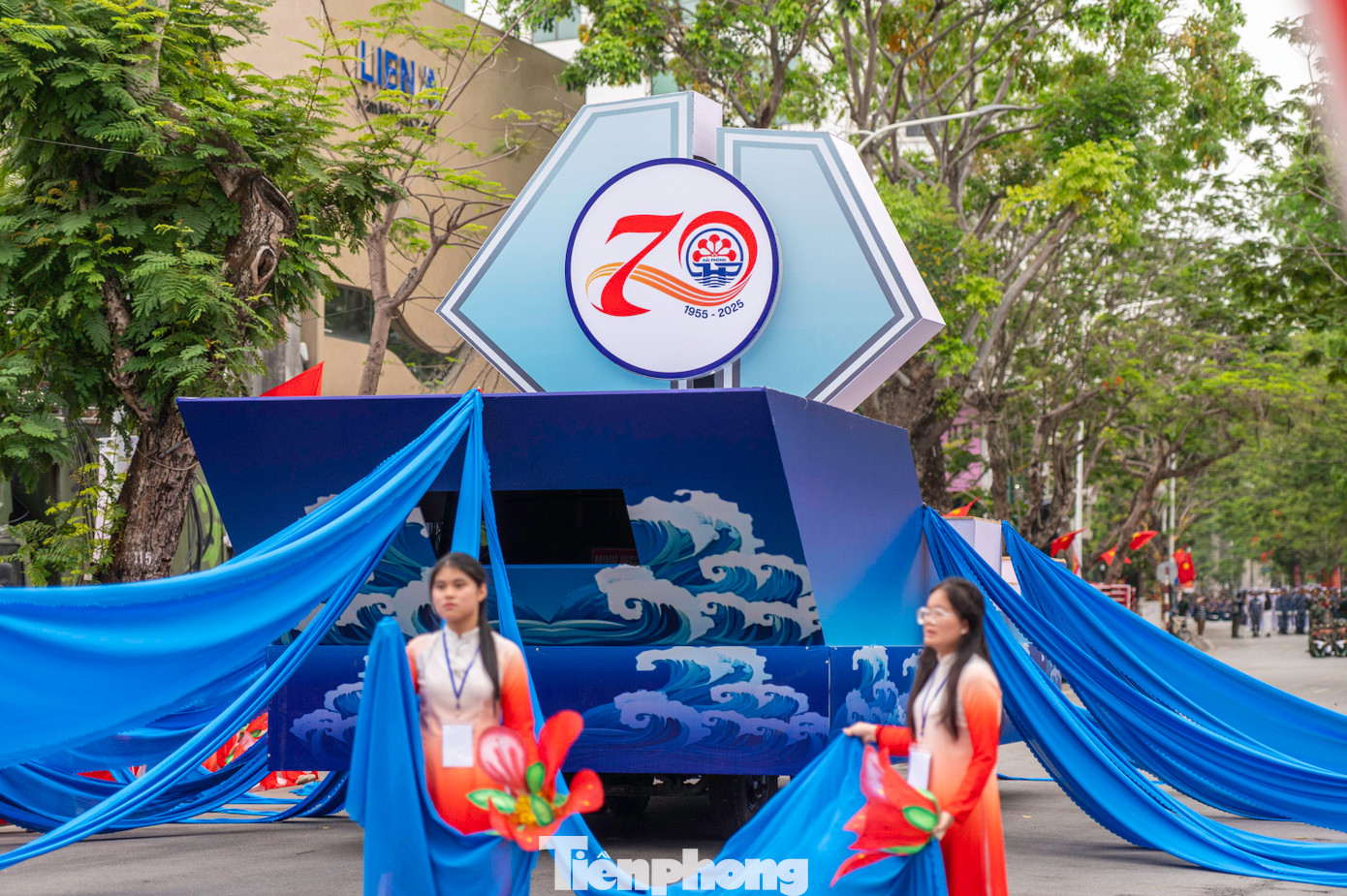 Sáng 9/5, đã diễn ra buổi tổng duyệt Chương trình diễu hành mừng 70 năm Ngày giải phóng Hải Phòng.