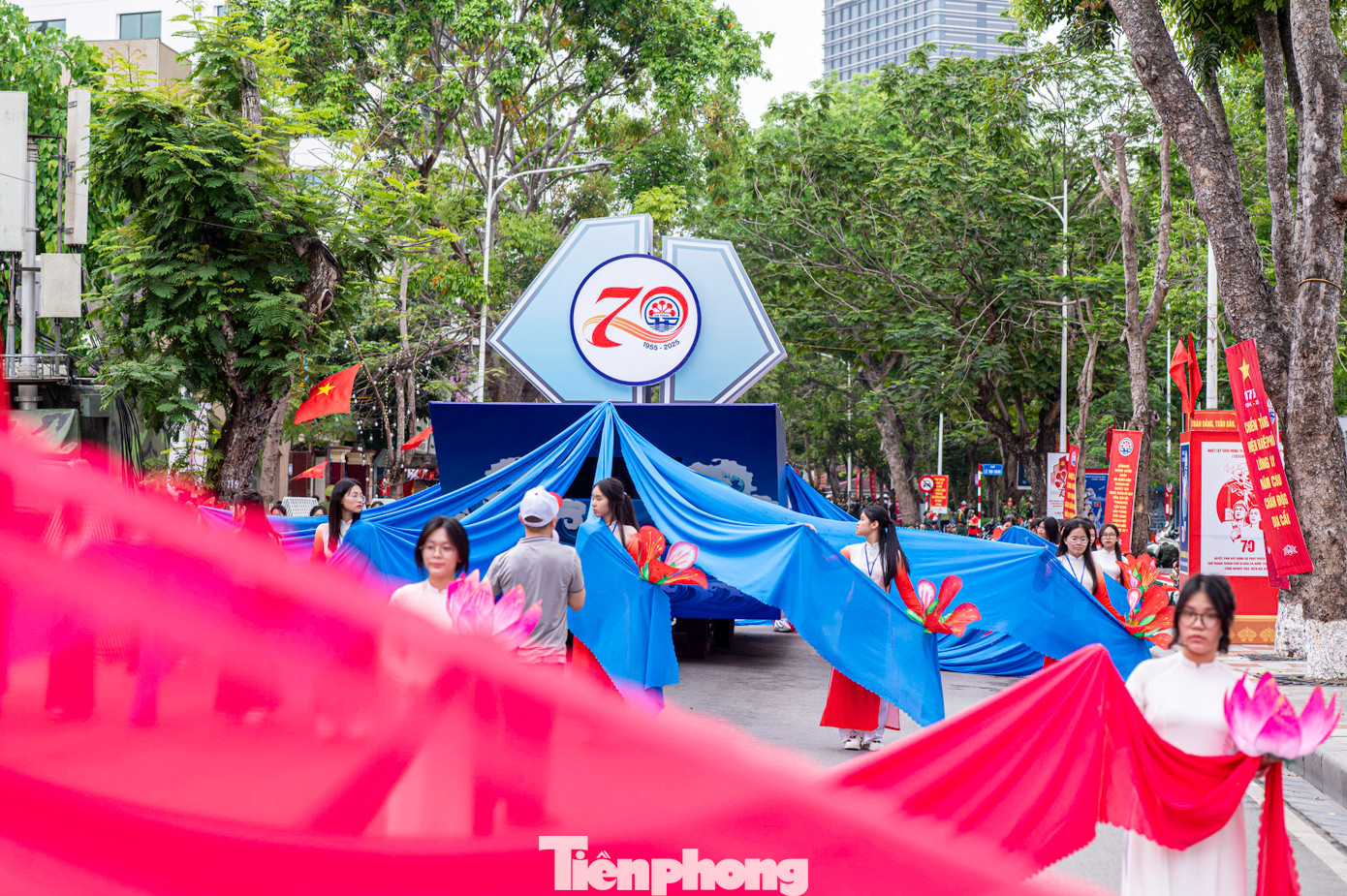 Cuộc hợp luyện bao gồm 42 khối diễu hành, kéo dài khoảng 80 phút. Trong đó có 3 khối nghi trượng gồm xe mang Quốc huy cùng xe chở ảnh Chủ tịch Hồ Chí Minh và biểu tượng 70 năm giải phóng thành phố.