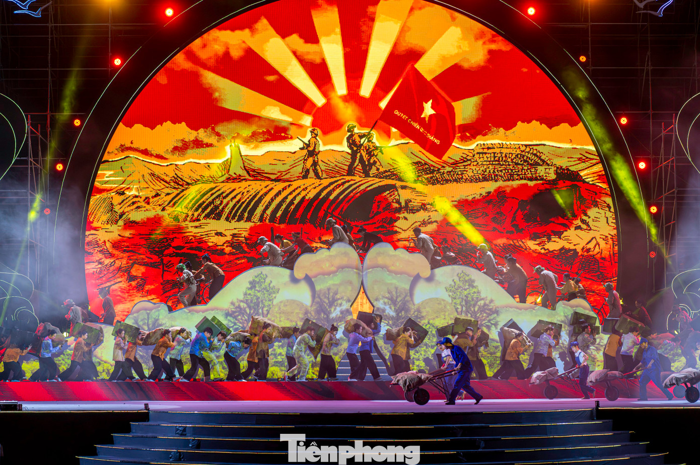 Đến chiến thắng Điện Biên Phủ vang dội 5 châu, chấn động địa cầu với sự chiến đấu ngoan cường của người dân và các chiến sĩ của thành phố Cảng Hải Phòng.