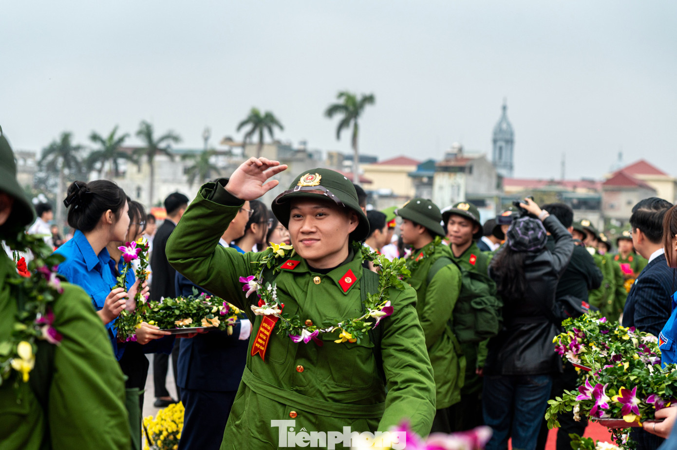 Đợt tuyển công dân tham gia nghĩa vụ năm 2025, Cẩm Phả có 272 công dân là những thanh niên ưu tú, đảm bảo tốt các tiêu chuẩn về sức khỏe, trình độ văn hóa, nhận thức chính trị, đáp ứng đầy đủ các yêu cầu của công tác tuyển quân. Đợt tuyển công dân tham gia nghĩa vụ năm 2025, Cẩm Phả có 272 công dân là những thanh niên ưu tú, đảm bảo tốt các tiêu chuẩn về sức khỏe, trình độ văn hóa, nhận thức chính trị, đáp ứng đầy đủ các yêu cầu của công tác tuyển quân.