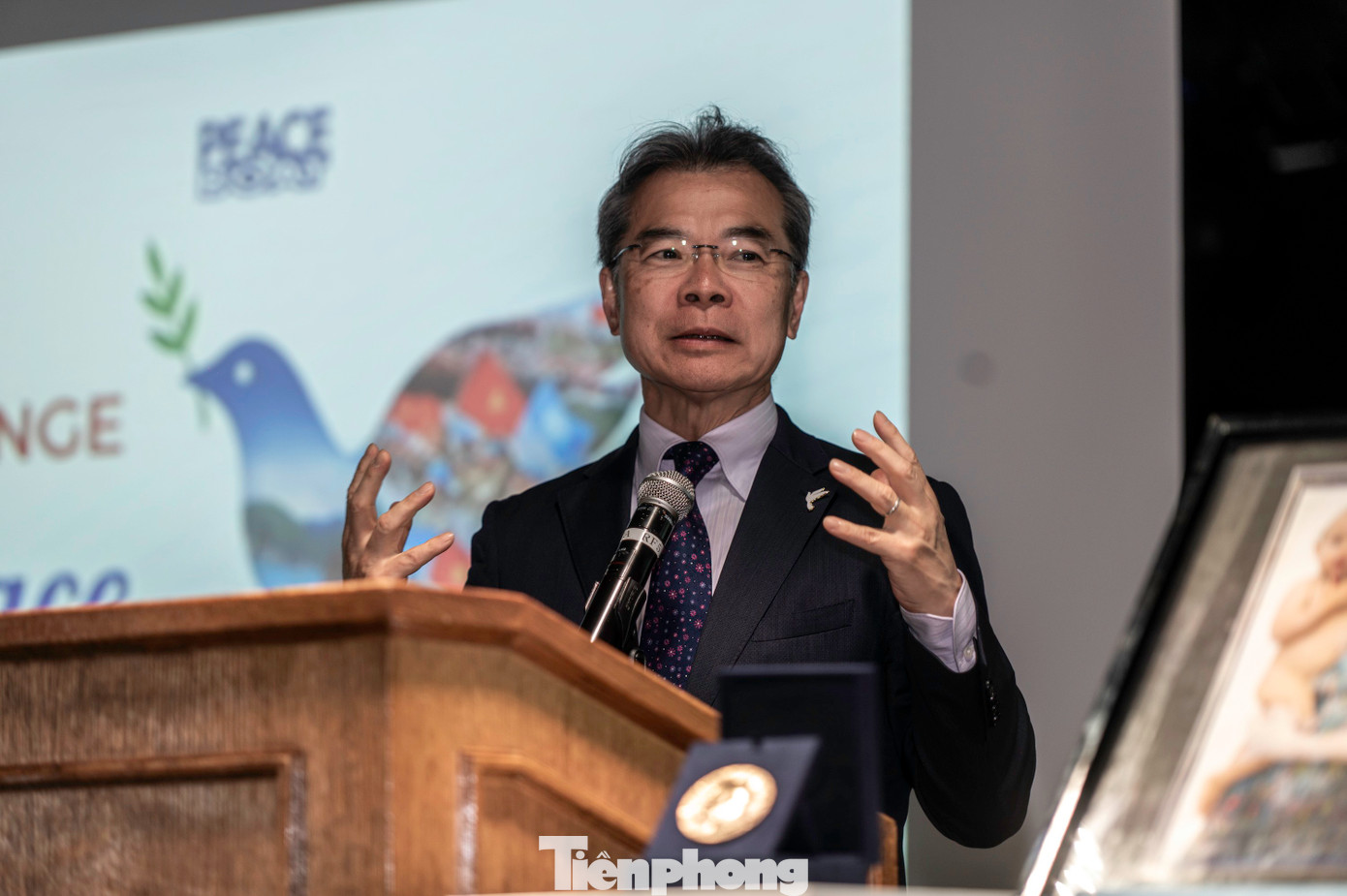 Ông Yoshioka Tatsuya, đồng sáng lập và Giám đốc điều hành của Tàu Hòa bình (Peace Boat) bày tỏ ngưỡng mộ với lịch sử đấu tranh giành độc lập dân tộc và tinh thần kiên cường, tính cách siêng năng của người Việt. Việt Nam và Nhật Bản đều trải qua và thấu hiểu nỗi đau chiến tranh. Chương trình hôm nay là dịp để hai bên chia sẻ quan điểm, hướng tới một thế giới hòa bình và phi hạt nhân.