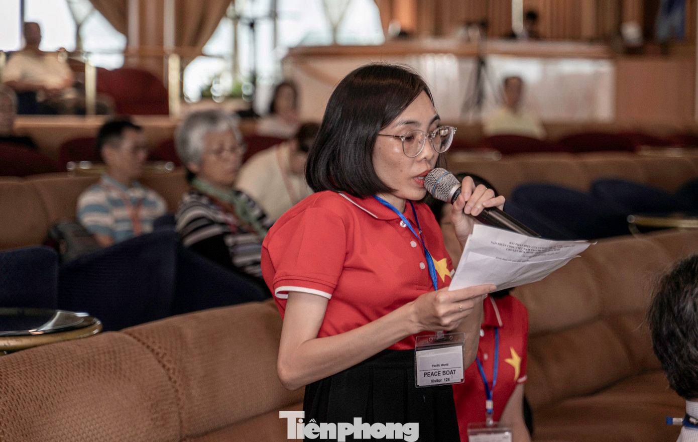 Tại Việt Nam, hàng nghìn người bị ảnh hưởng bởi chiến tranh, trong đó có nhiều người sinh ra bị mắc các khuyết tật do cha, mẹ bị nhiễm chất độc màu da cam - Dioxin. Các diễn giả đã chia sẻ quan điểm, các góc nhìn đa dạng về hòa bình, những bài học kinh nghiệm rút ra từ quá trình hoạt động vì hòa bình, thúc đẩy sự hiểu biết và hợp tác toàn cầu; đồng thời gửi thông điệp về tình đoàn kết, tiếp tục nỗ lực gìn giữ hòa bình tới thế hệ trẻ.