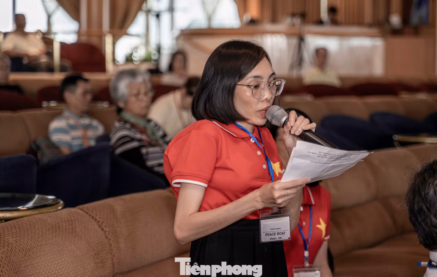 Tại Việt Nam, hàng nghìn người bị ảnh hưởng bởi chiến tranh, trong đó có nhiều người sinh ra bị mắc các khuyết tật do cha, mẹ bị nhiễm chất độc màu da cam - Dioxin. Các diễn giả đã chia sẻ quan điểm, các góc nhìn đa dạng về hòa bình, những bài học kinh nghiệm rút ra từ quá trình hoạt động vì hòa bình, thúc đẩy sự hiểu biết và hợp tác toàn cầu; đồng thời gửi thông điệp về tình đoàn kết, tiếp tục nỗ lực gìn giữ hòa bình tới thế hệ trẻ.