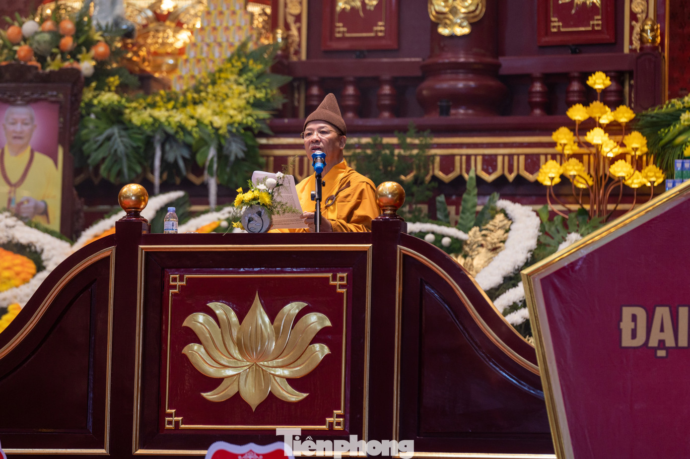 Tại buổi lễ, Hòa thượng Thích Thanh Quyết thay mặt Ban tổ chức cung tuyên tiểu sử Đức vua – Phật hoàng Trần Nhân Tông, khái lược lại cuộc đời và đạo nghiệp của vị hoàng đế anh minh, vị lãnh tụ thiên tài, anh hùng dân tộc, nhà văn hóa lớn, nhà tư tưởng lớn, nhà tu hành giác ngộ sáng lập Phật giáo Trúc Lâm và được tôn xưng là Vua Phật Việt Nam.