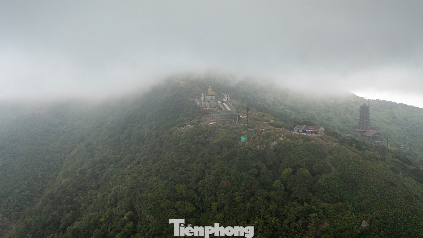 Lịch sử nước ta ghi nhận Đức vua Phật hoàng Trần Nhân Tông là vị hoàng đế anh minh, lãnh tụ thiên tài, anh hùng dân tộc. Ngài là nhà văn hóa lớn, nhà tư tưởng lớn, đồng thời là nhà tu hành giác ngộ đã để lại hệ thống tư tưởng đặc sắc về Phật giáo. Người sáng lập nền Phật giáo Trúc Lâm và dòng thiền Trúc Lâm Yên Tử, được các thế hệ nhân dân ta tôn xưng là Vua Phật Việt Nam.