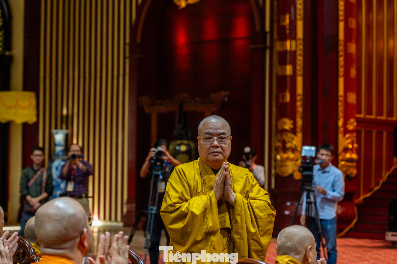 Về chủ trì và tham dự Đại lễ có Trưởng lão Hòa thượng Thích Thiện Nhơn – Phó Pháp chủ Hội đồng Chứng minh (HĐCM), Chủ tịch Hội đồng Trị sự (HĐTS) Trung ương GHPGVN; Trưởng lão Hòa thượng Thích Thanh Nhiễu - Ủy viên Thường trực HĐCM, Phó Chủ tịch thường trực HĐTS; Đại diện các Ban thuộc GHPGVN trung ương và Ban trị sự GHPGVN tỉnh Quảng Ninh.