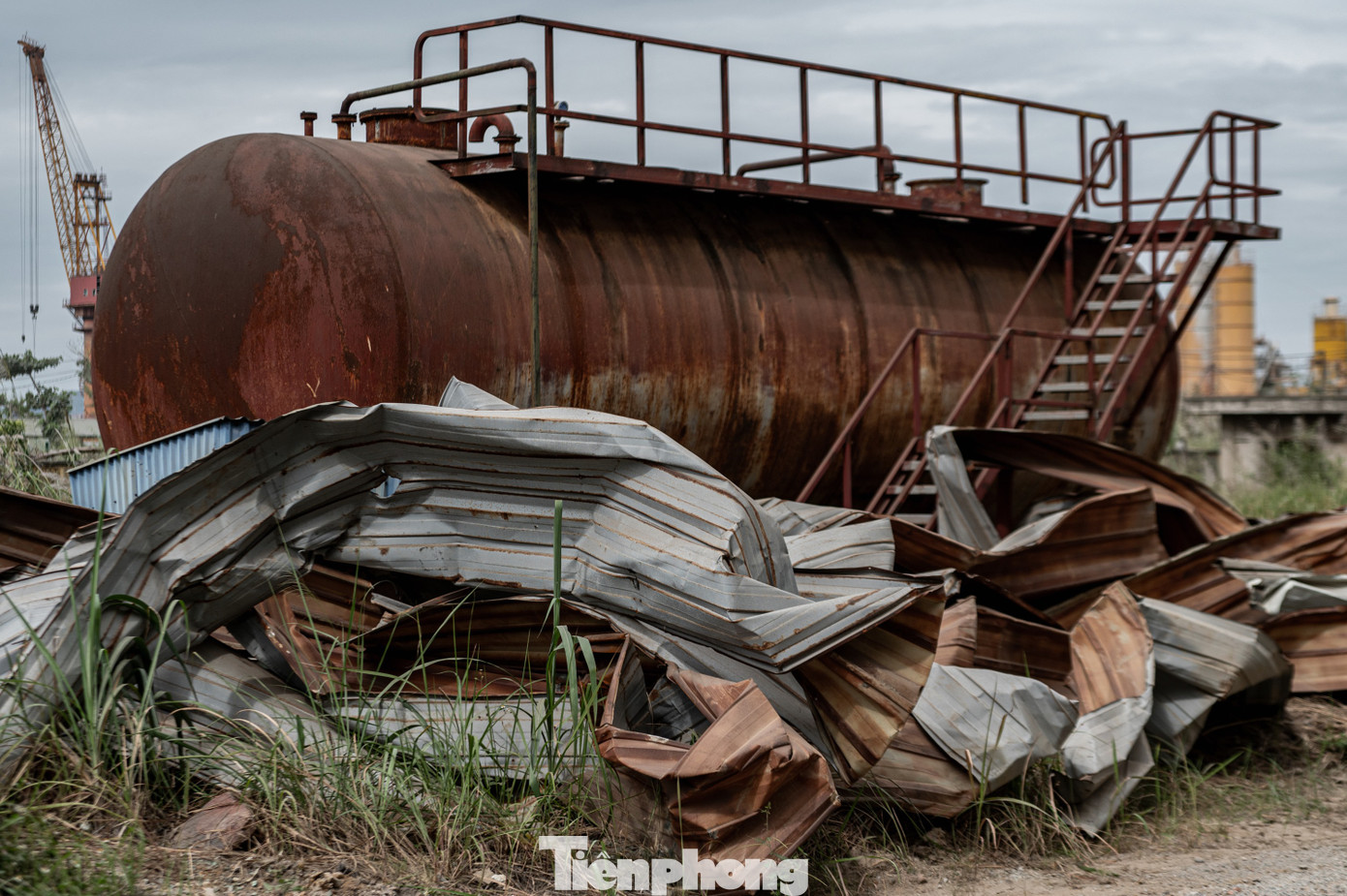 Không thể tái cơ cấu cũng như không thể phục hồi sản xuất và bán không được, nhà máy nghìn tỷ cứ tiếp tục trong diện nằm chờ, bỏ không ngay giữa khu công nghiệp sầm uất của Hạ Long. Không thể tái cơ cấu cũng như không thể phục hồi sản xuất và bán không được, nhà máy nghìn tỷ cứ tiếp tục trong diện nằm chờ, bỏ không ngay giữa khu công nghiệp sầm uất của Hạ Long.