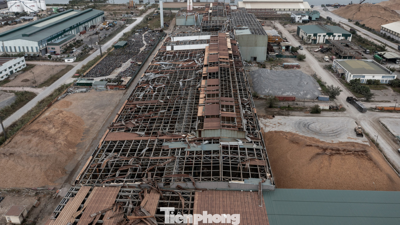 Nhà máy có công suất giai đoạn đầu là 500.000 tấn sản phẩm/năm, lò nung công suất 8 tấn/giờ, máy cán, sàn nguội, máy cắt chiều dài, máy nắn công nghệ tiên tiến của Trung Quốc... Nhưng dây chuyền này chỉ hoạt động duy nhất một lần vào năm 2010 cho ra mẻ thép đầu tiên sau đó dừng hoạt động đến tận bây giờ. Nhà máy có công suất giai đoạn đầu là 500.000 tấn sản phẩm/năm, lò nung công suất 8 tấn/giờ, máy cán, sàn nguội, máy cắt chiều dài, máy nắn công nghệ tiên tiến của Trung Quốc... Nhưng dây chuyền này chỉ hoạt động duy nhất một lần vào năm 2010 cho ra mẻ thép đầu tiên sau đó dừng hoạt động đến tận bây giờ.