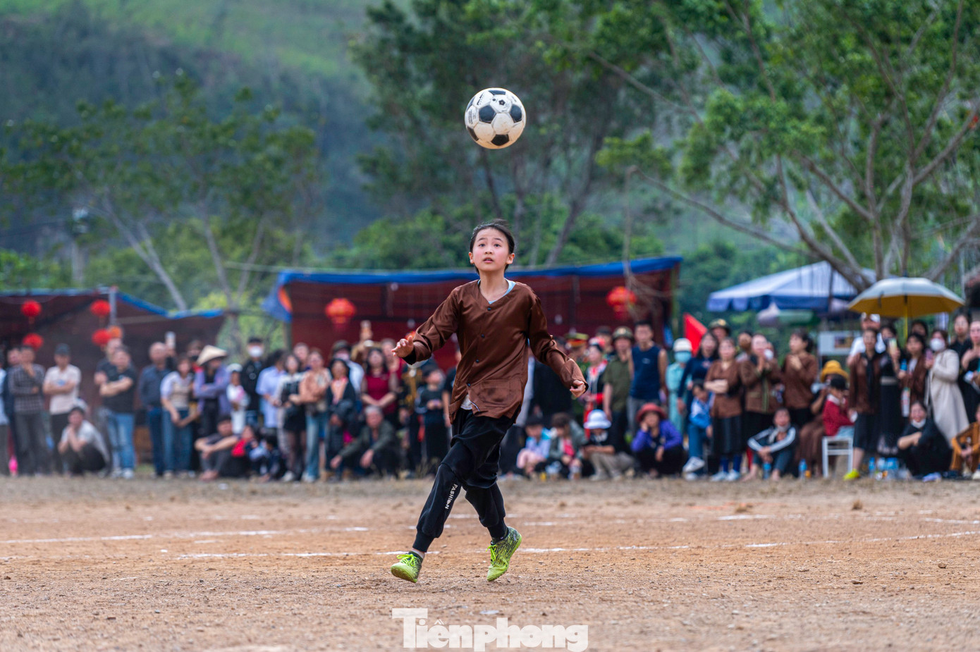 Giải quy tụ 4 đội "tứ hùng" đến từ 4 xã của TP Hạ Long, tỉnh Quảng Ninh bao gồm đội chủ nhà Bằng Cả và các đội bóng khách mời đến từ 3 xã xung quanh là Tân Dân, Dân Chủ, Quảng La.