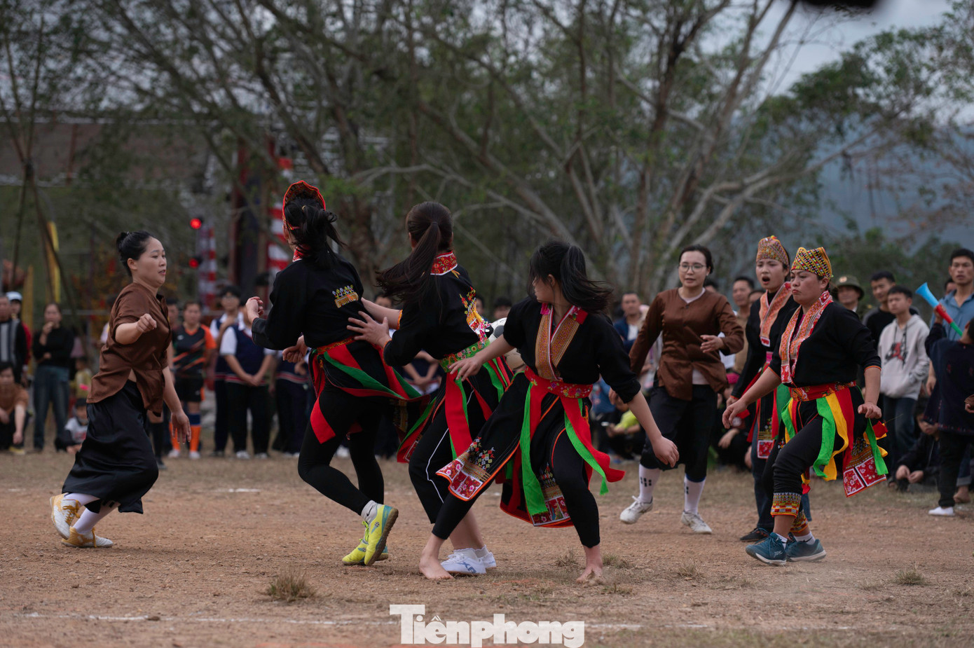 Giải quy tụ 4 đội "tứ hùng" đến từ 4 xã của TP Hạ Long, tỉnh Quảng Ninh bao gồm đội chủ nhà Bằng Cả và các đội bóng khách mời đến từ 3 xã xung quanh là Tân Dân, Dân Chủ, Quảng La.