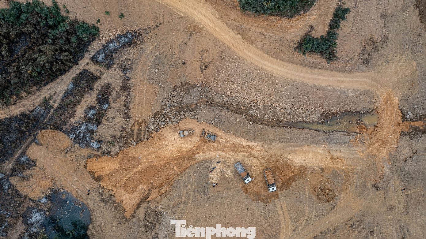 Đại diện Ban Quản lý dự án đầu tư xây dựng các công trình nông nghiệp và phát triển nông thôn tỉnh Quảng Ninh thừa nhận dự án đang thi công chậm và có nguy cơ không về đích đúng thời hạn trong năm 2025.