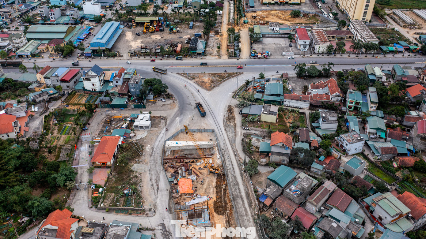 Công trình có chiều dài 8,1km, điểm đầu giao với quốc lộ 18, đoạn phường Quang Hanh, TP. Cẩm Phả; điểm cuối nối với nút giao cao tốc Hạ Long - Vân Đồn (nút giao Đồng Lá), thuộc xã Vũ Oai, TP. Hạ Long.