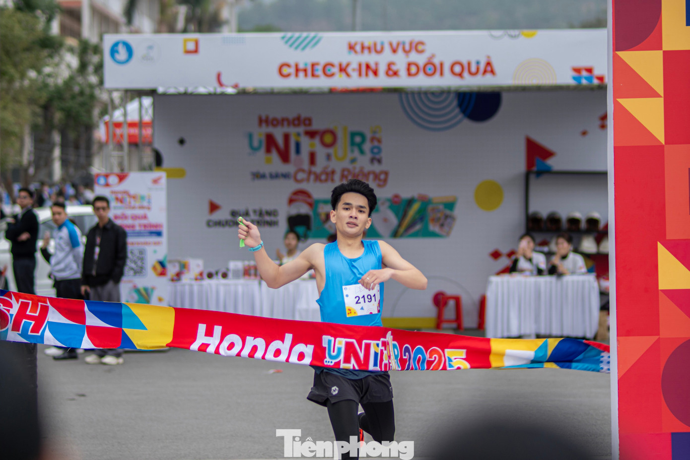 Kết thúc giải chạy, Ban tổ chức trao các giải thưởng cho từng nội dung thi đấu, bao gồm 1 giải Nhất, 1 giải Nhì, 1 giải Ba, và Top 7 vận động viên xuất sắc sẽ nhận huy chương.