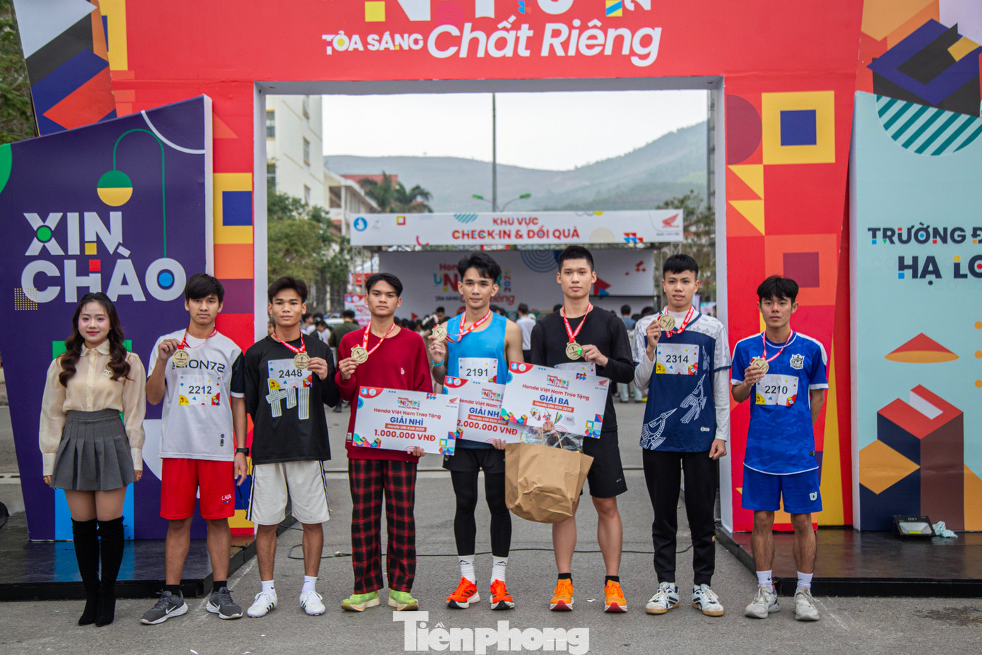 Kết thúc giải chạy, Ban tổ chức trao các giải thưởng cho từng nội dung thi đấu, bao gồm 1 giải Nhất, 1 giải Nhì, 1 giải Ba, và Top 7 vận động viên xuất sắc sẽ nhận huy chương.