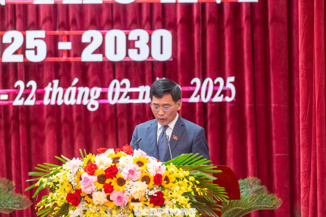 Trong phiên chính thức, Đại hội đã thảo luận, tham gia nhiều ý kiến sâu sắc vào Dự thảo các văn kiện trình Đại hội Đại biểu toàn quốc lần thứ XIV của Đảng; Dự thảo Báo cáo chính trị trình Đại hội Đảng bộ Quân sự tỉnh lần thứ IX và Báo cáo chính trị trình Đại hội đại biểu Đảng bộ thành phố Hạ Long lần thứ XXVI.