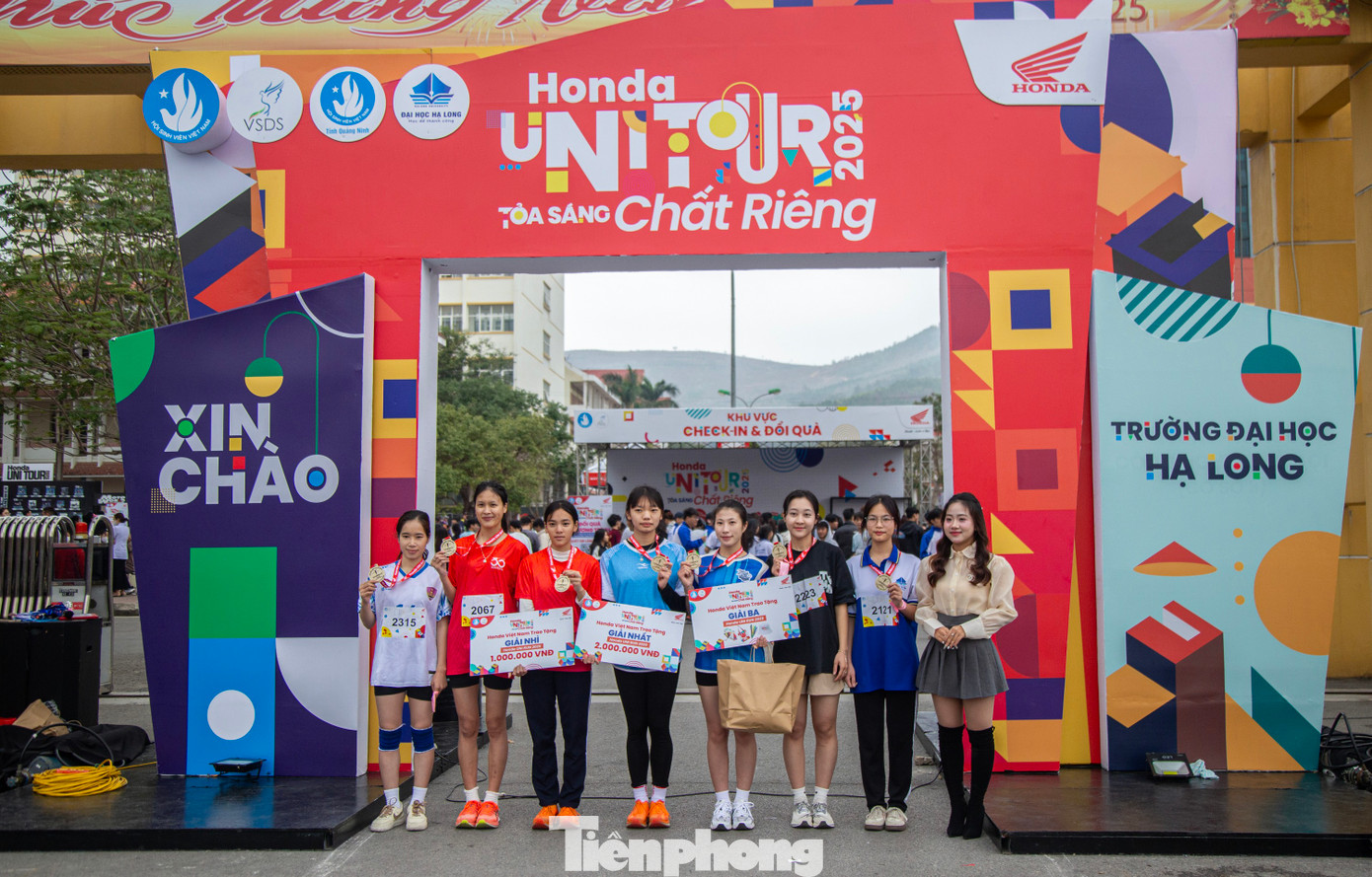 Kết thúc giải chạy, Ban tổ chức trao các giải thưởng cho từng nội dung thi đấu, bao gồm 1 giải Nhất, 1 giải Nhì, 1 giải Ba, và Top 7 vận động viên xuất sắc sẽ nhận huy chương.