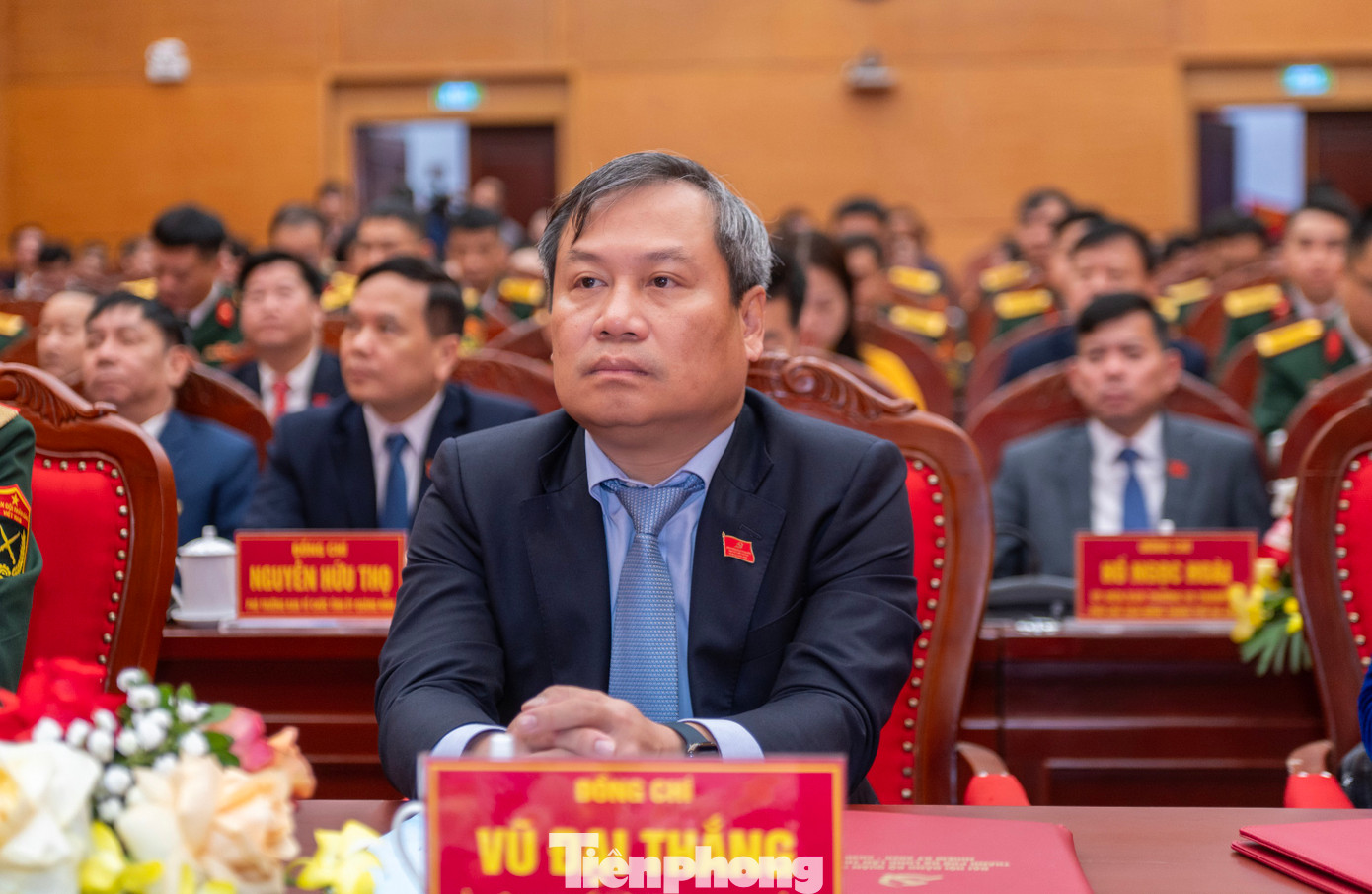 Về phía tỉnh Quảng Ninh, có ông Vũ Đại Thắng - Ủy viên Trung ương Đảng, Bí thư Tỉnh ủy, Bí thư Đảng ủy Quân sự tỉnh; Đại tá Khúc Thành Dư - Chỉ huy trưởng Bộ Chỉ huy Quân sự tỉnh; ông Nguyễn Hồng Dương - Trưởng ban Tuyên giáo và Dân vận Tỉnh ủy; bà Bùi Thúy Phượng - Trưởng Ban tổ chức Tỉnh ủy...