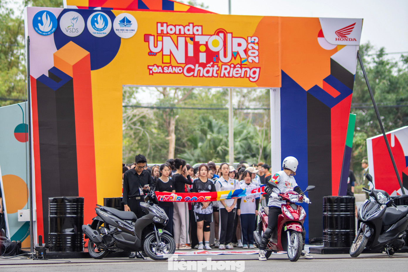 Giải chạy là hoạt động trong chuỗi các hoạt động của chương trình Ngày hội sinh viên - UniTour do Hội Sinh viên Việt Nam phối hợp cùng Tỉnh Đoàn Quảng Ninh, Hội Sinh viên Việt Nam tỉnh Quảng Ninh và công ty Honda tổ chức.